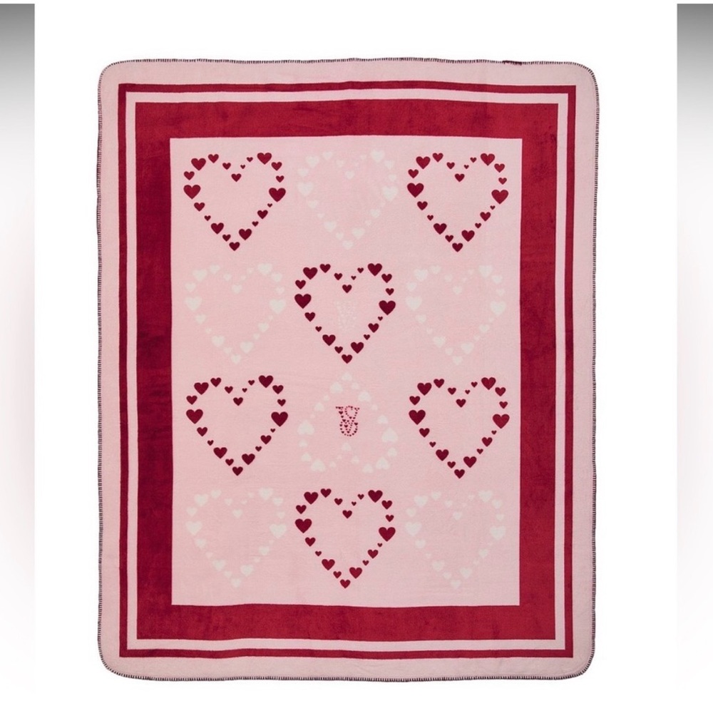 NWT Victoria’s Secret pink red hearts valentine fleece throw blanket 50x60